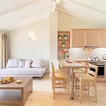 Mazis Deluxe Apartment *
